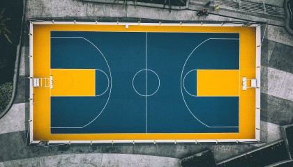 开云体育-跨越三洲的体育风暴，浙江队欧联关键战、猛龙回应转会争议、皇家社会里程碑夜强势反弹